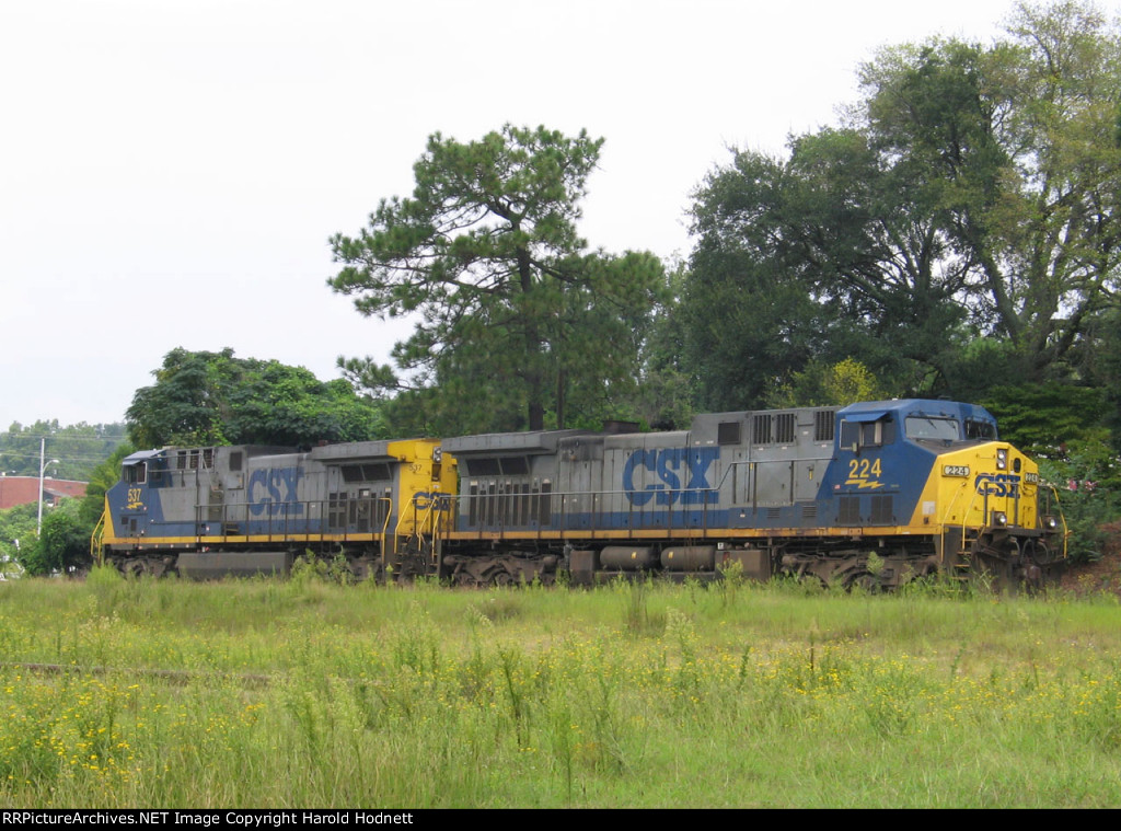 CSX 537 & 224 run light engines westbound